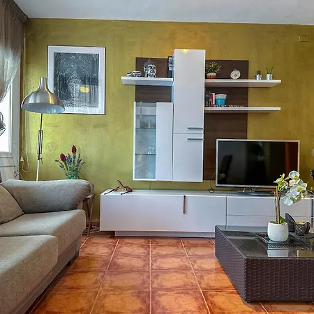 Apartment Sira House By Hello Homes