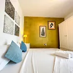 Apartment Sira House By Hello Homes