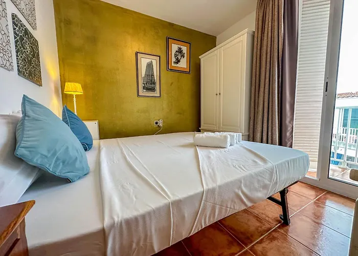 Sira House By Hello Homes